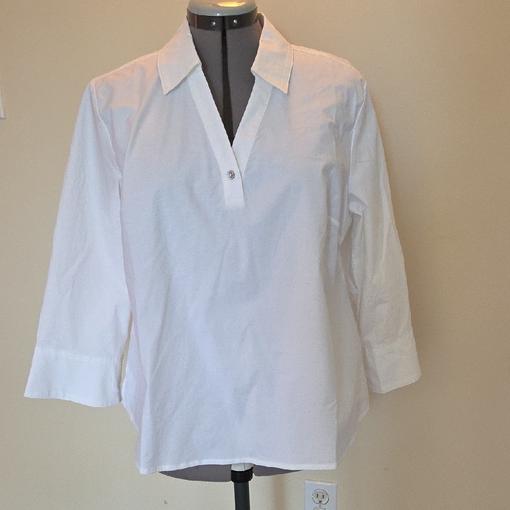 Women's White Collared Top